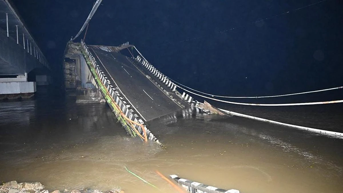 ಕರ್ನಾಟಕದ ರಾಷ್ಟ್ರೀಯ ಹೆದ್ದಾರಿಗಳಲ್ಲಿ ಮೂರು ವರ್ಷಗಳಲ್ಲಿ ಎರಡು ದೊಡ್ಡ ದೋಷ: ಗುತ್ತಿಗೆದಾರರಿಗೆ ಗಡಿಪಾರು, ಮರಾಮತ್ತಿಗೆ ಆದೇಶ